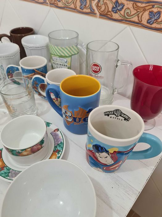 Conjunto Lote de Copos Canecas Louças Porcelanas Vidros Taças Antigos