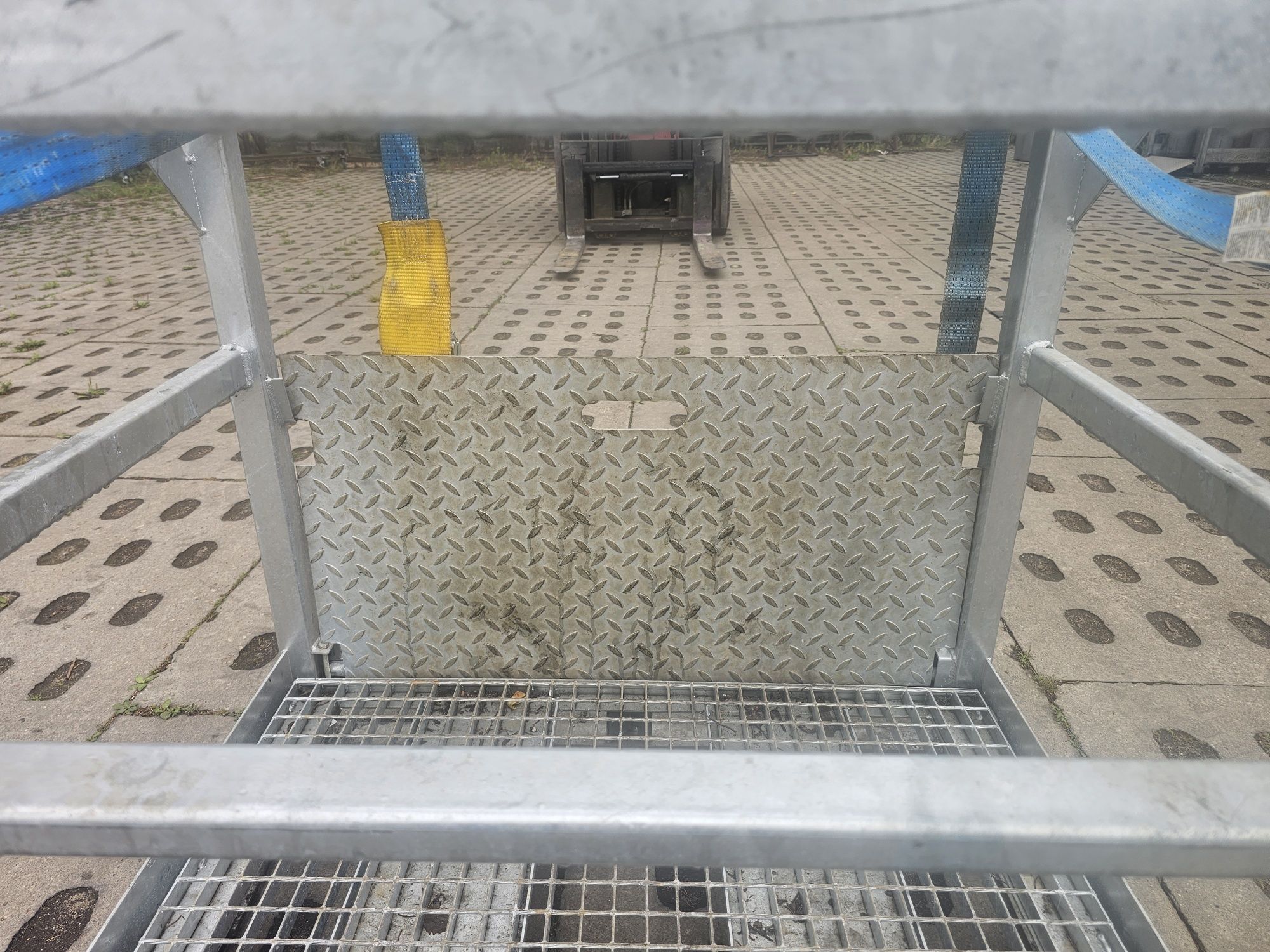 Kosz (paleta) transportowa na 12 butli z gazami Technicznymi