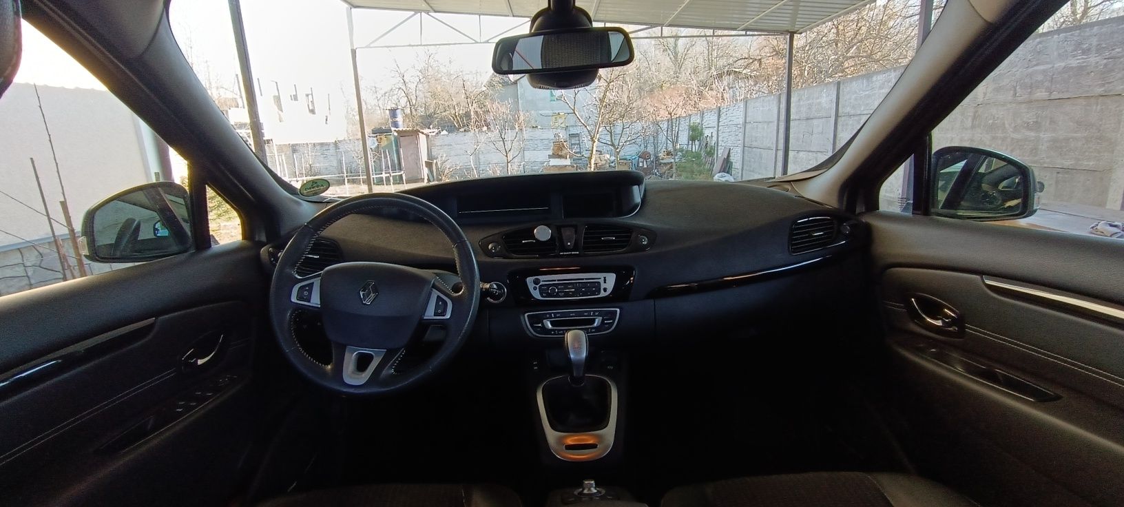 Renault grand scenic 2012г 2.0 автомат