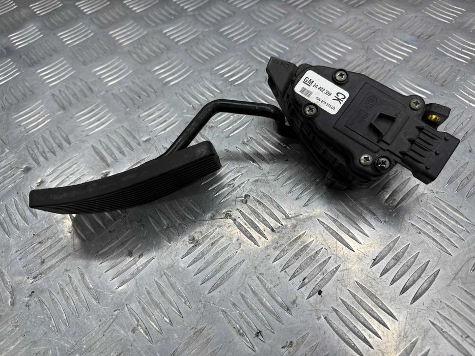 Педаль газа электр Opel Vectra  B 1995-    24402359