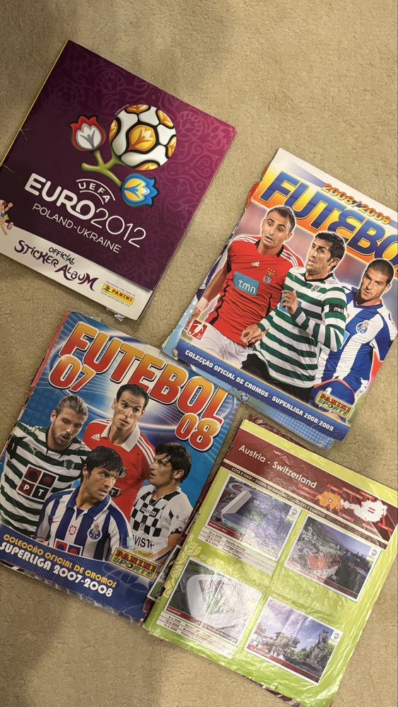 Lote de cadernetas de futebol