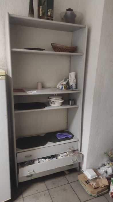 Стіл кухонний і шафи