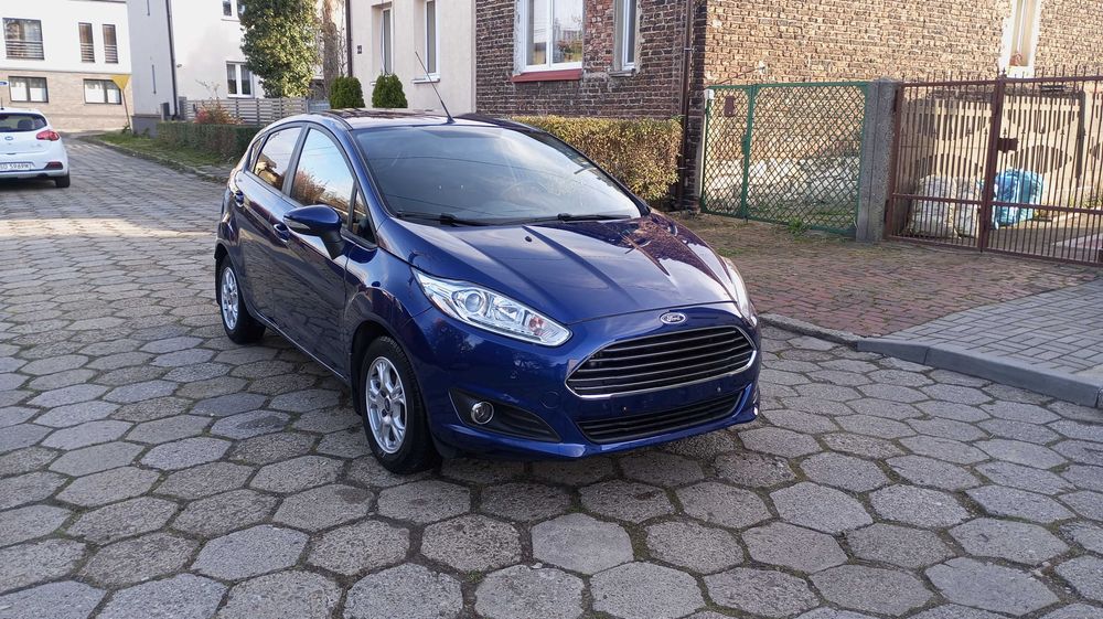 Ford Fiesta MK7 1.25 2016 Rok Książka Serwisowa
