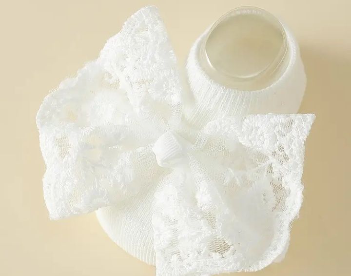 Zestaw buciki i opaska dla dziewczynki