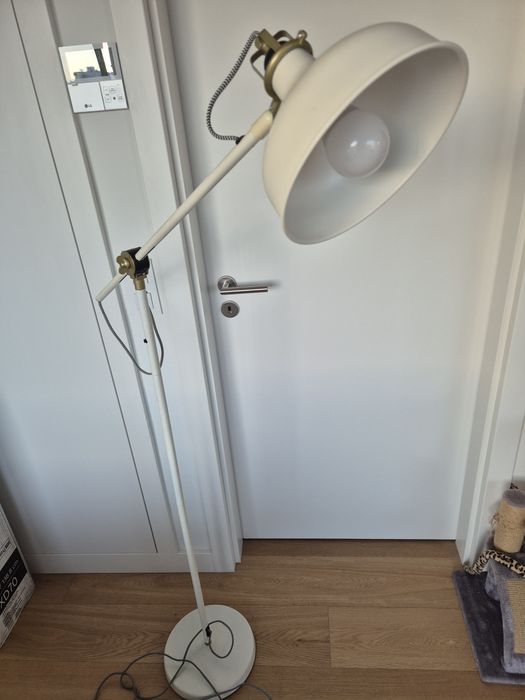 Candeeiro de pé Ikea