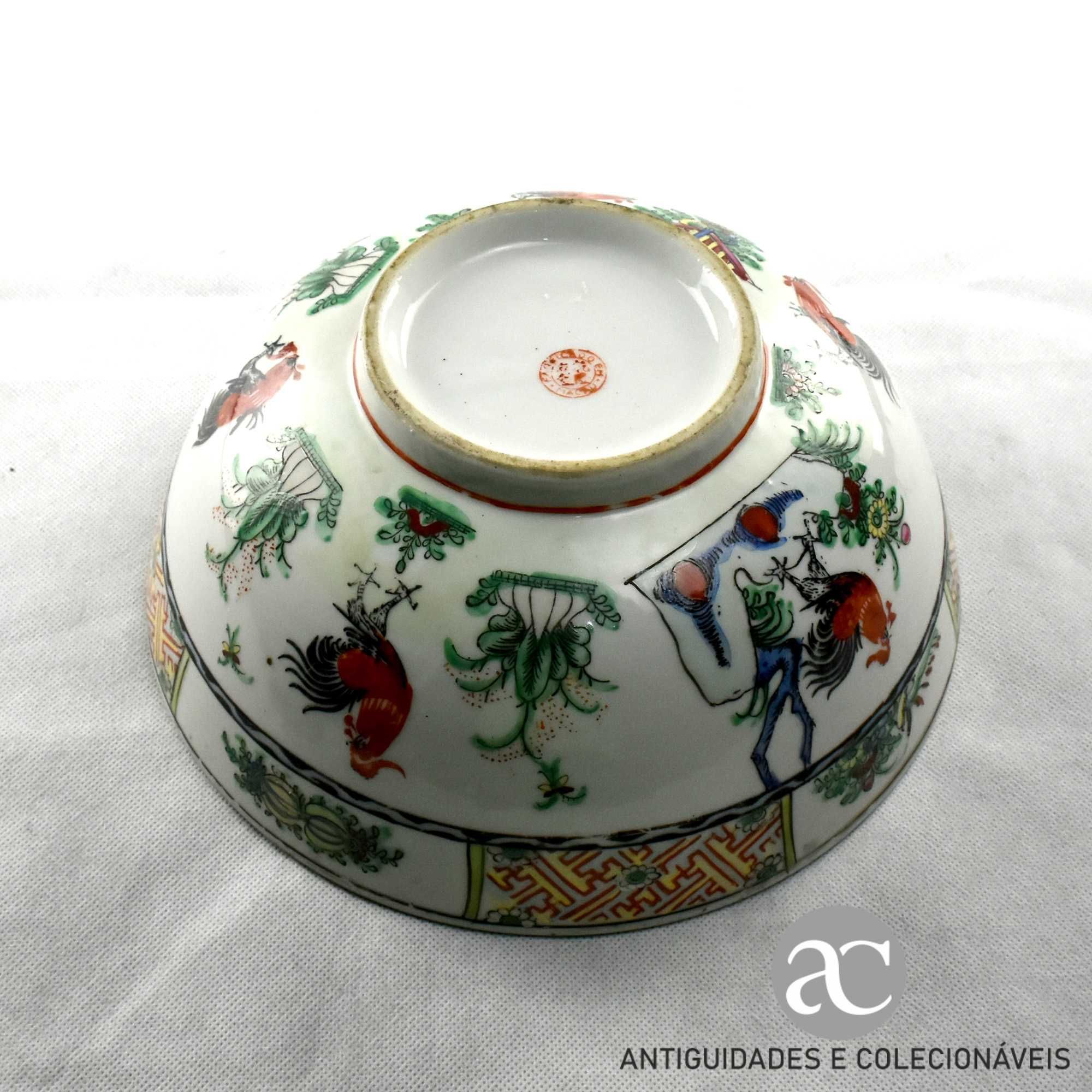 Taça Porcelana da China, decoração Luta de Galos, circa 1970