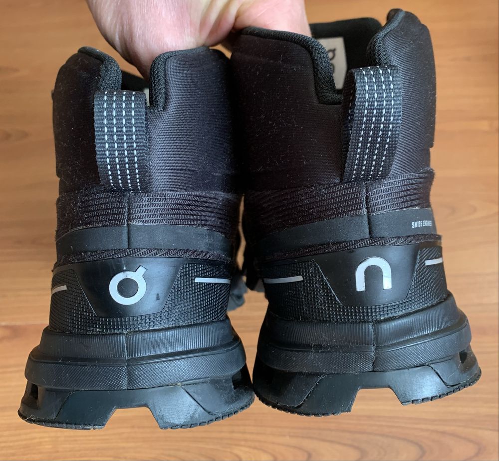 трекінгові черевики on running cloudrock waterproof