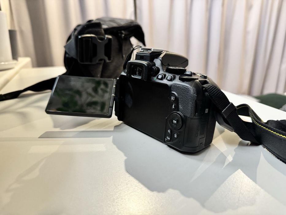 NIKON D5600 IDEALNY jak NOWY zestaw - przebieg 2751 zdjęć