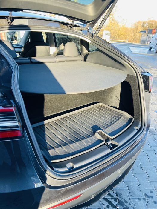 Tesla Model Y 2024 Long Range без ДТП