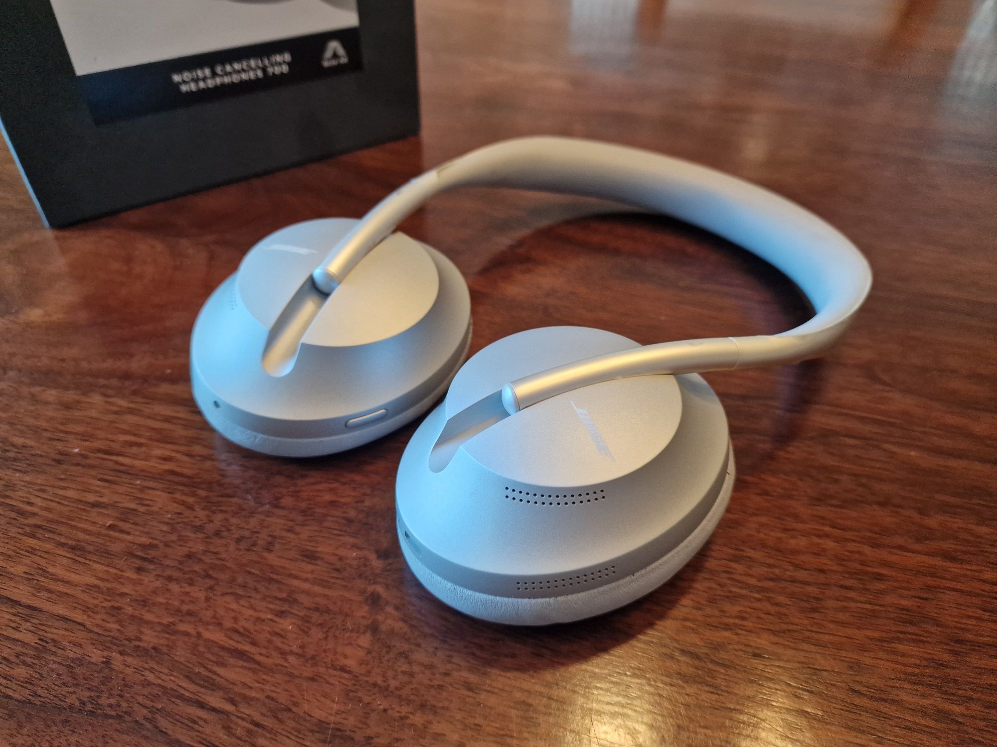 Bose Noise Cancelling Headphones 700