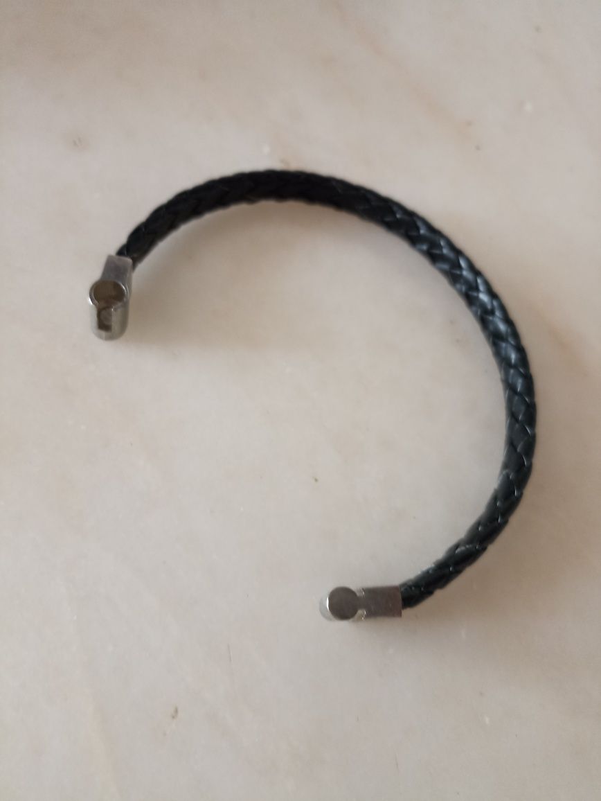 Quatro pulseiras unisexo - design
