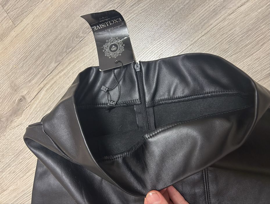 Шкіряна спідниця жіноча