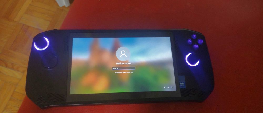 Konsola przenośna MSI Claw