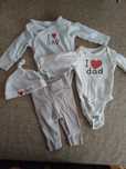 H&M - Komplet I love dad - spodnie, 2xbody, czapeczka rozm. 50/56