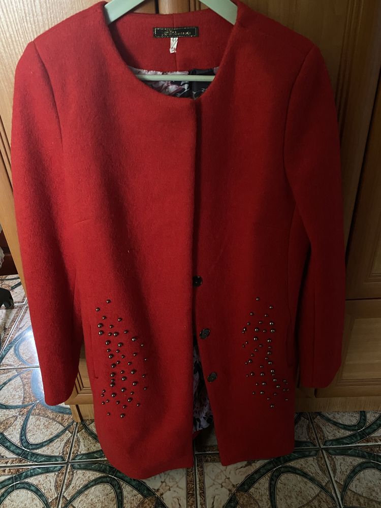 Червоне пальто осінь/зима