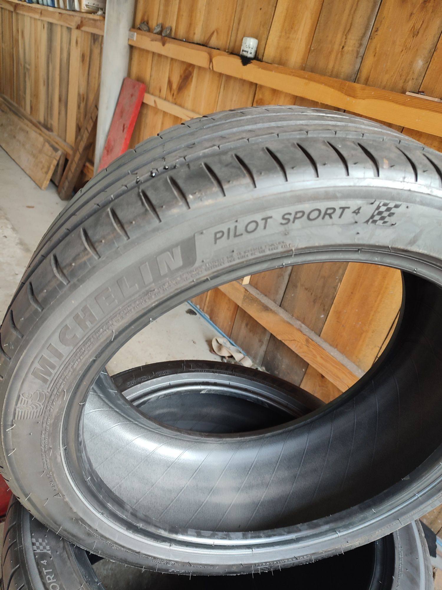 Michelin Pilot Sport 4 235/45 ZR19 99Y