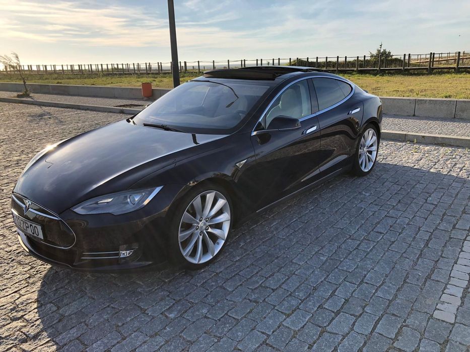 Tesla Model S 85 Perfomance