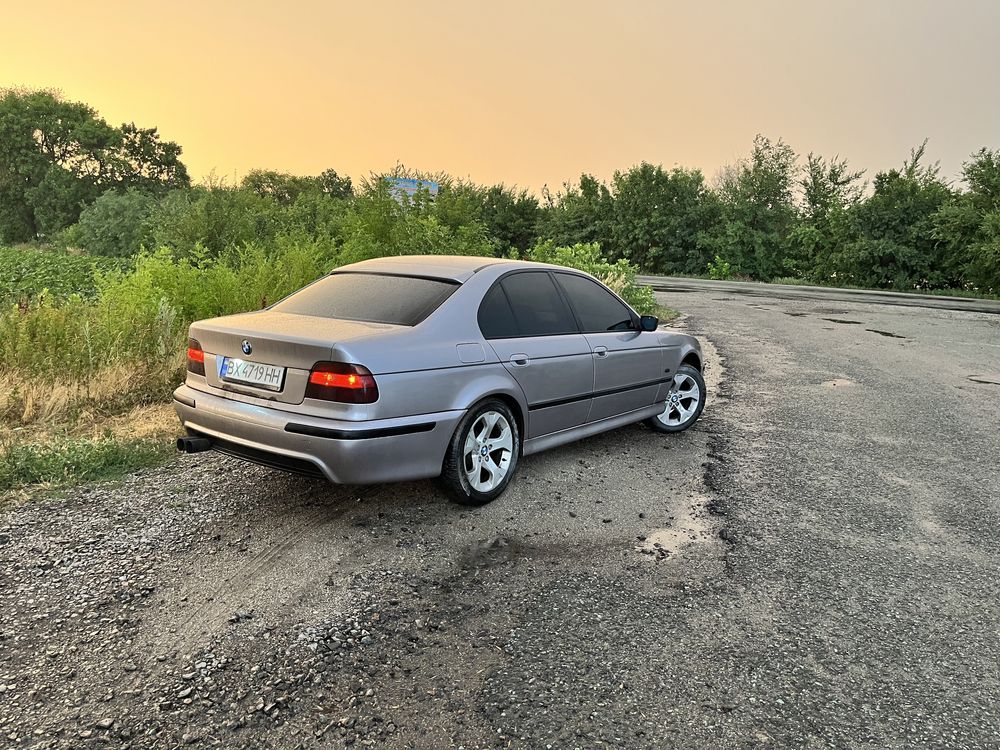Бмв е 39, обмен  на е 60/f10/f30на авто не на ходу , после дтп