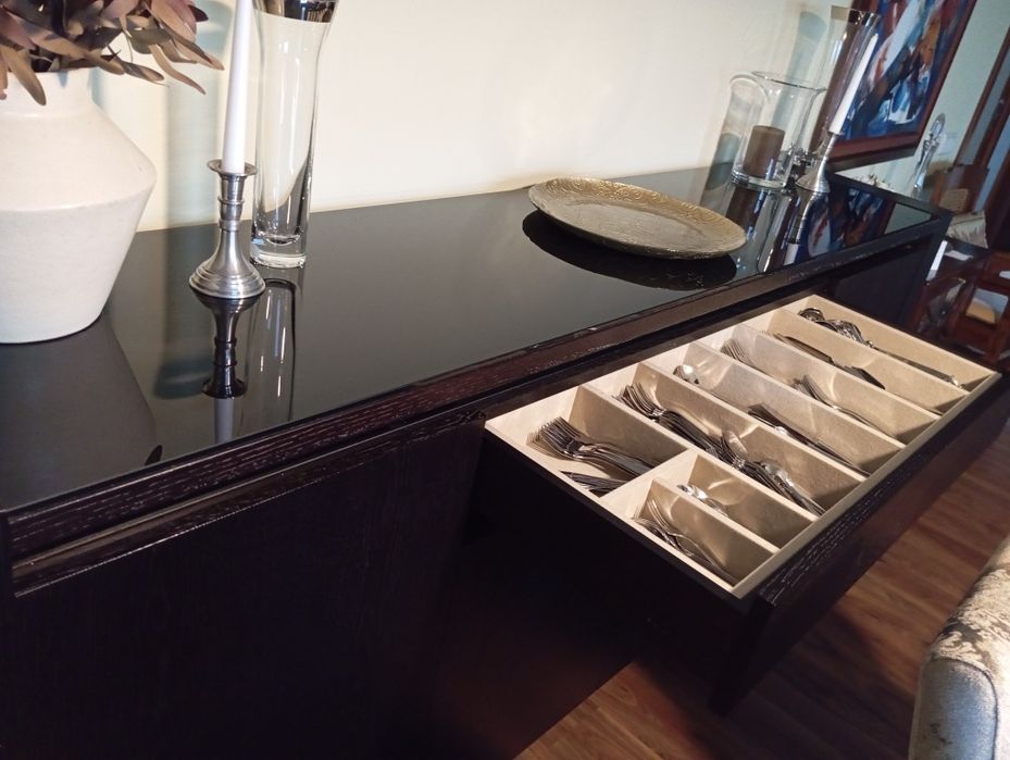 Aparador de sala em wengue