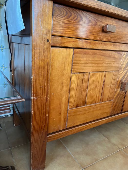 Armário em madeira maciça Venda Urgente