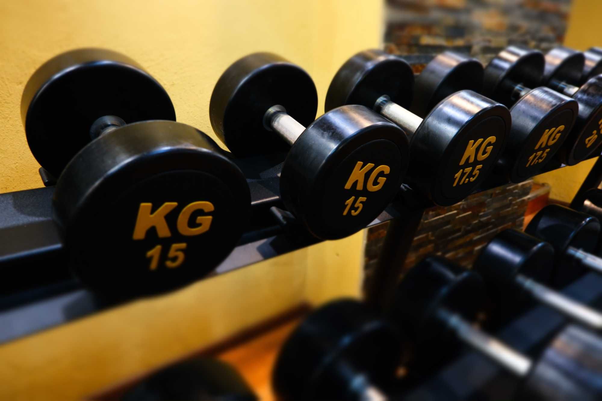 Hantle biceps triceps klatka barki nowe cena za kilogram materiału