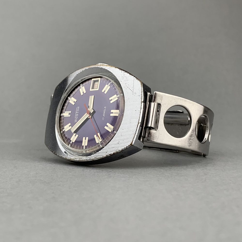 Zegarek vintage Wostok – Fiolet | ręczny naciąg | USSR| datownik