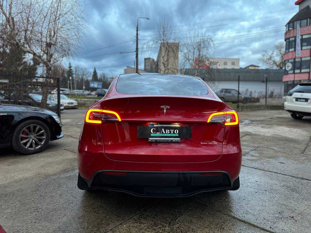Tesla Model Y купити за 730 дол/міс