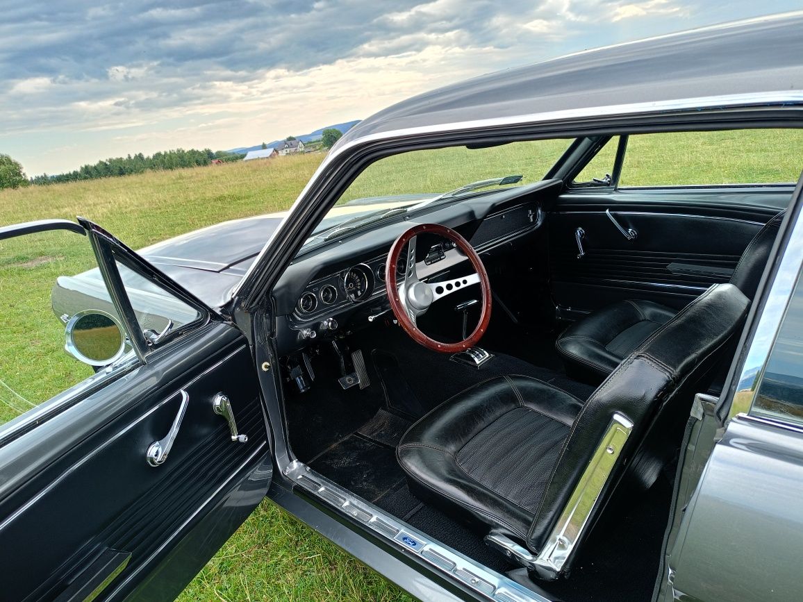 Ford mustang 1966 V8 automat  odrestaurowany