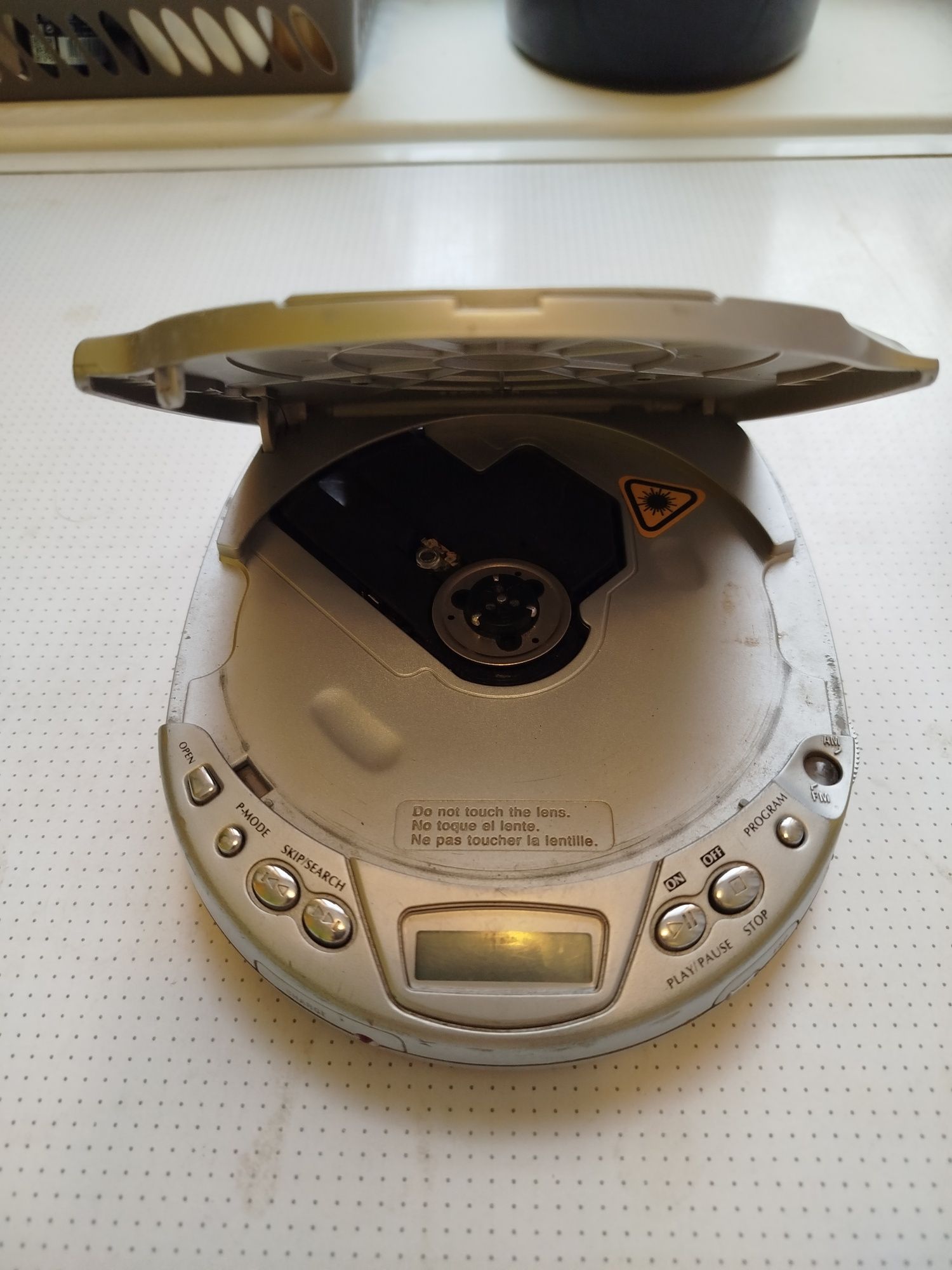 Аудіо СД плеєр trevi cDR-472