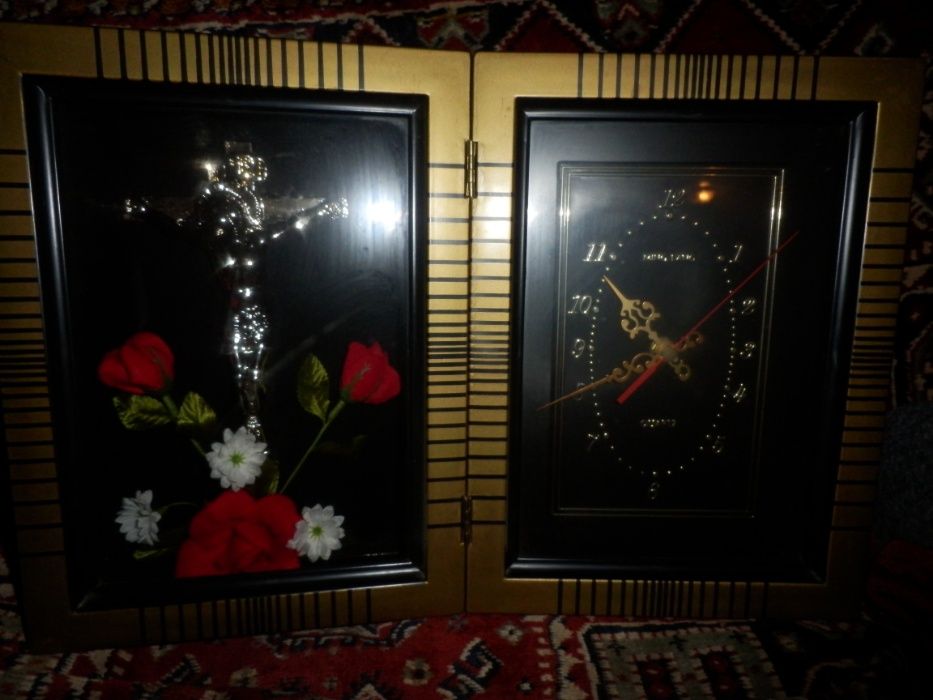 настольные часы-книжка с распятием Иисуса Христа