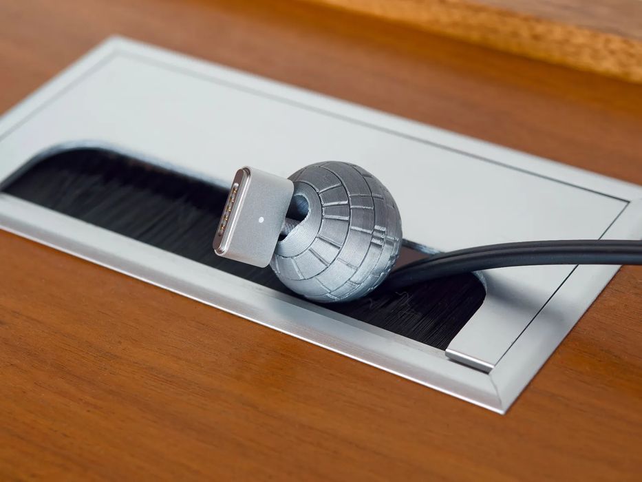 Suporte de Cabo Estrela da Morte (MacBook)