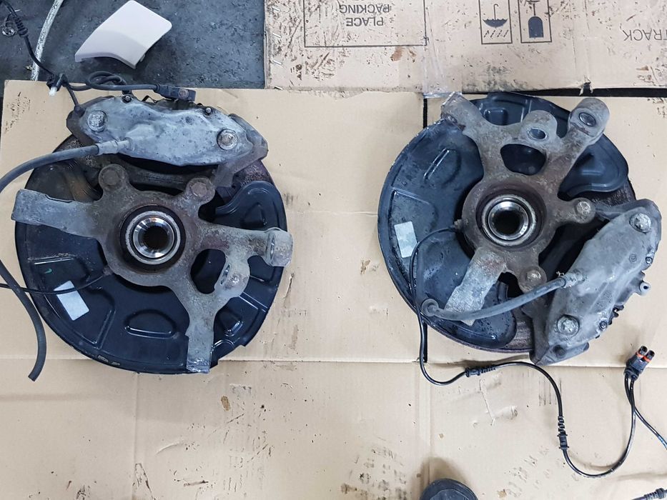 MERCEDES-BENZ W212 LIFT Zwrotnica Piasta Zacisk Przód Prawy Lewy