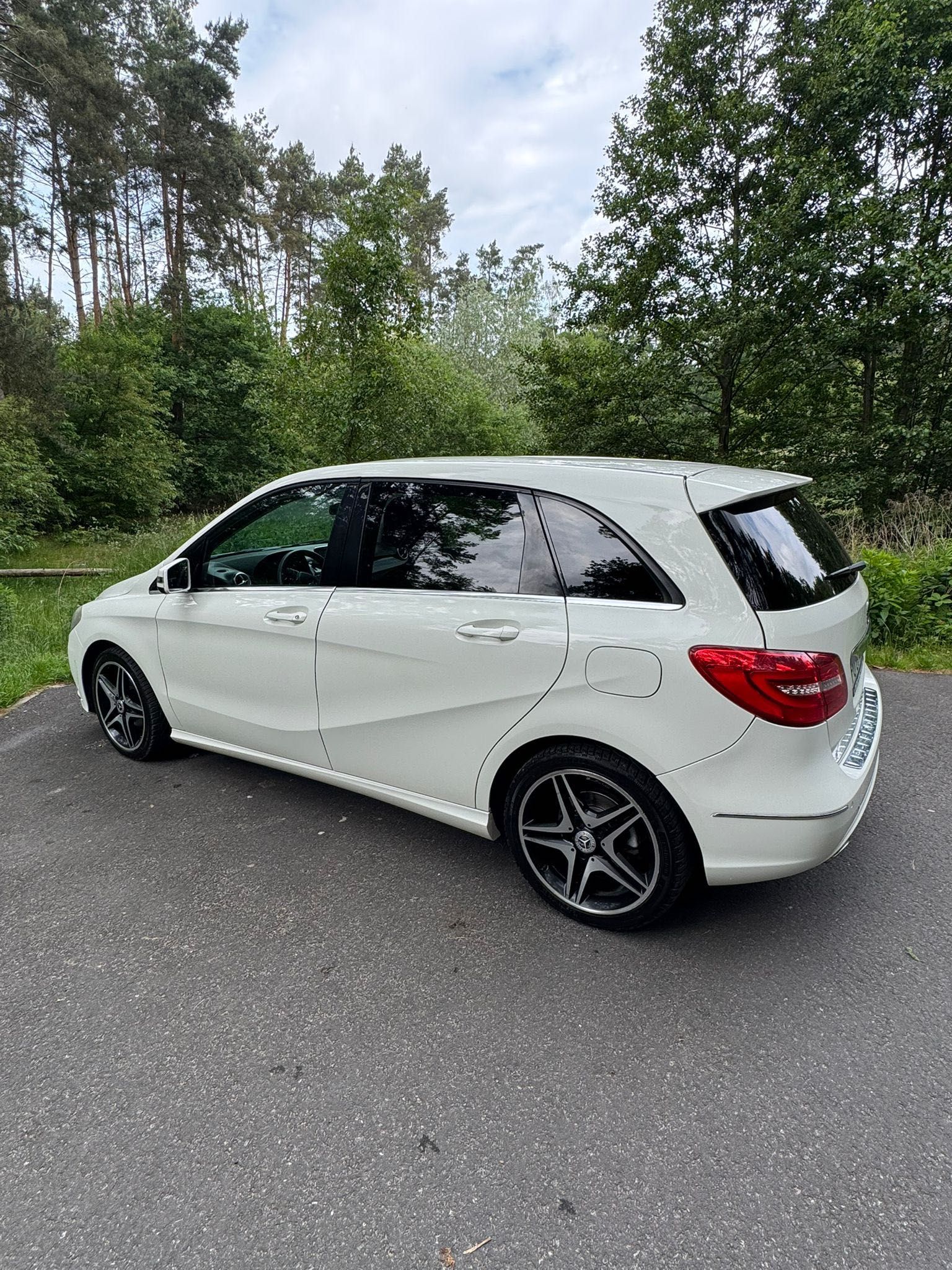 Mercedes Benz B180