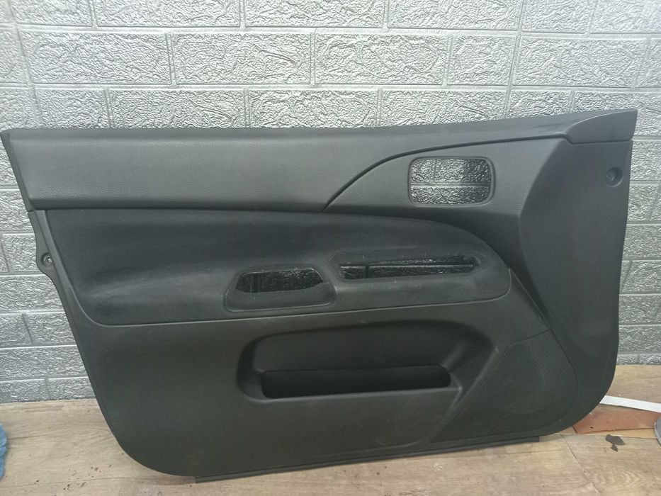 Карта дверей Лансер 9 в отличном состоянии, передняя водительская