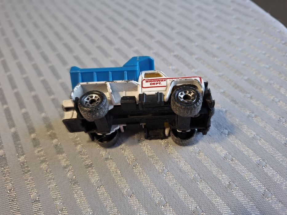 Matchbox model samochodu skala 1:64