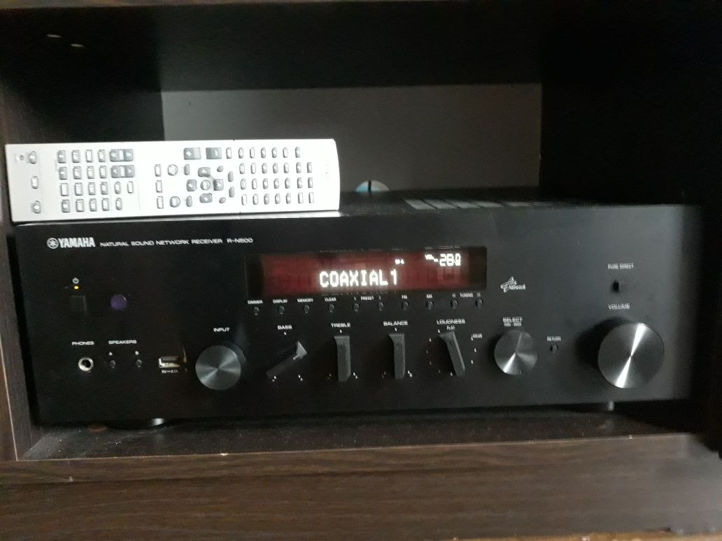 Yamaha R-N500 Dac +  pilot