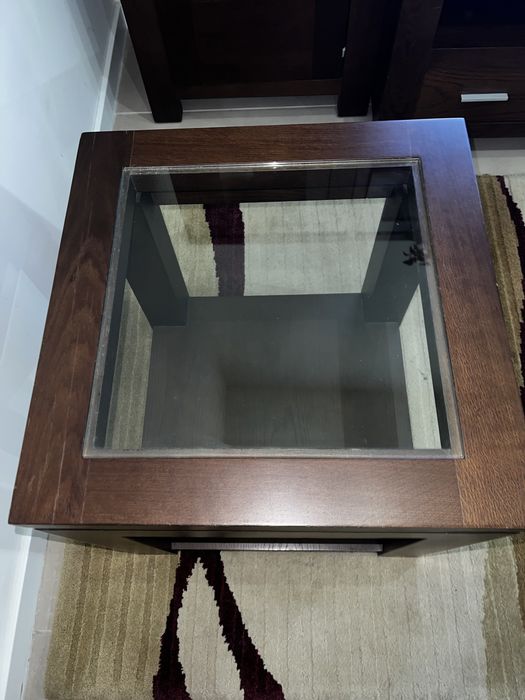 Móvel de sala e mesa de centro