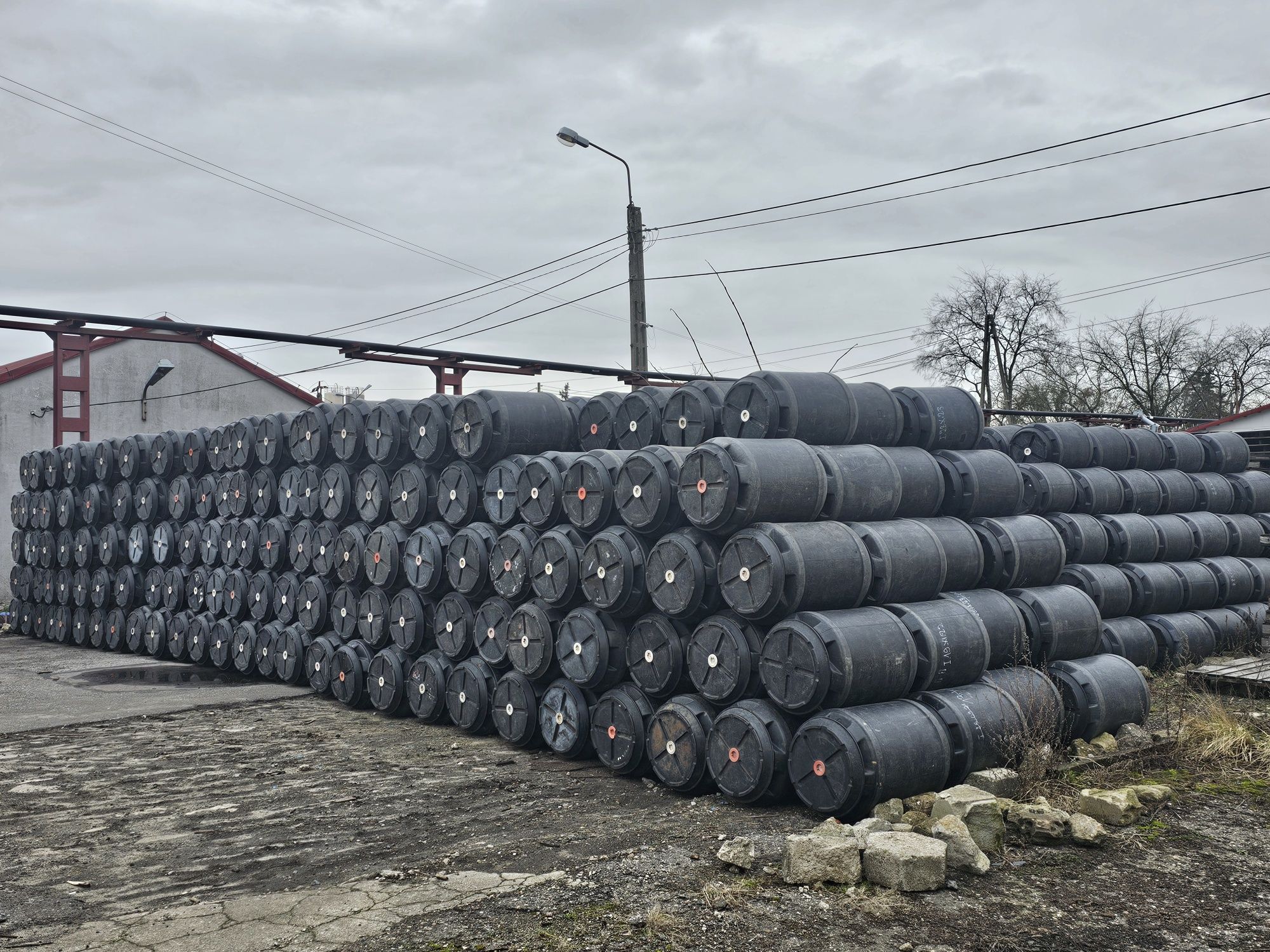 Beczki plastikowe holenderki i boryszewskie