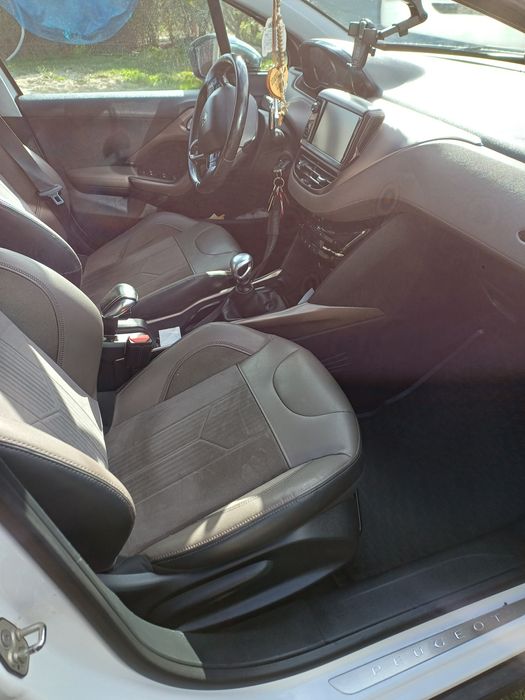 Peugeot 2008 Biała perła