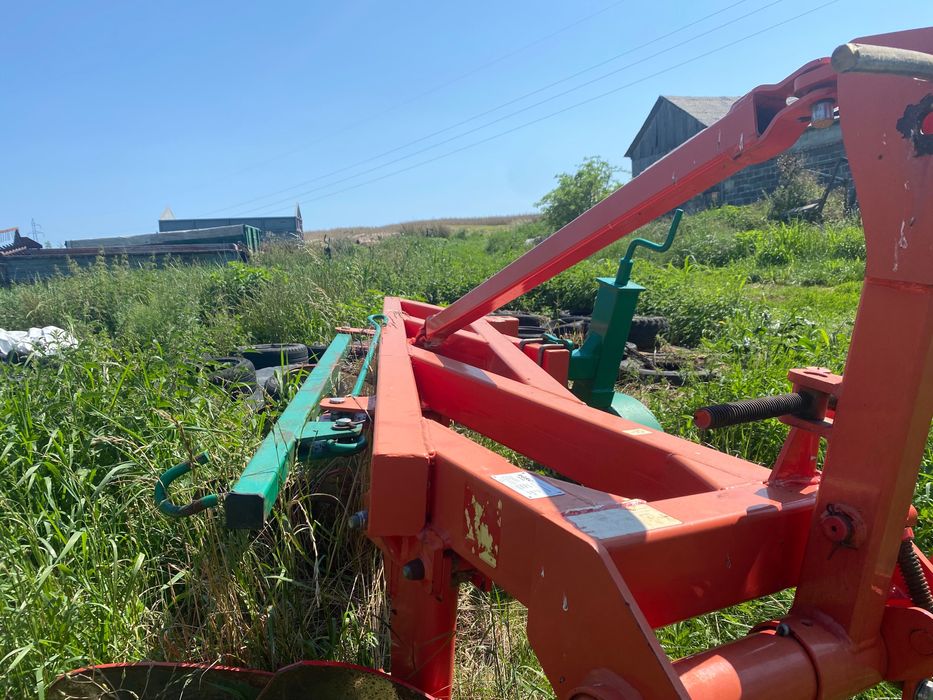 Pług 4 skibowy, agregat