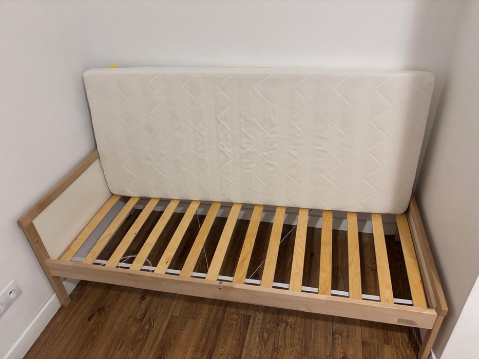Łóżko  dzieciece Ikea z materacem
