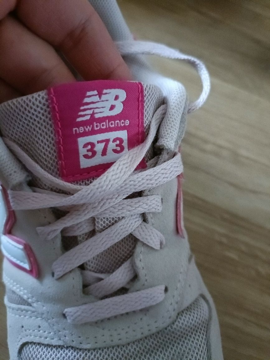 Buty sportowe damskie sznurowane pudrowy róż New Balance 36