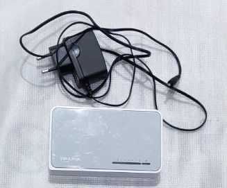 Продам 8-портовый настольный коммутатор (свитч) TP-LINK TL-SF1008D