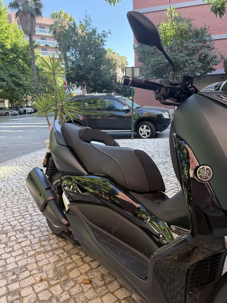 Yamaha X-Max 300 Tech Max
