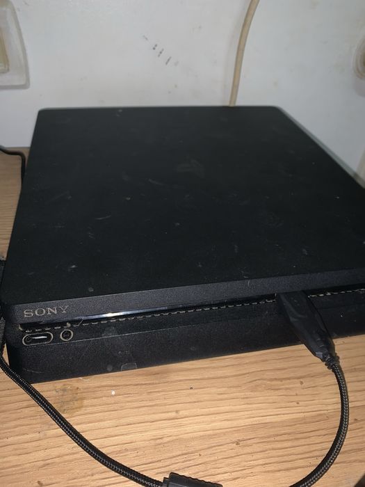 Playstation 4 com 2 comandos