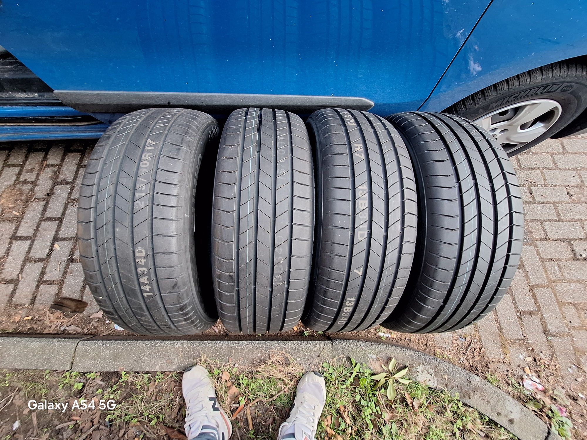 Продам новые шины Kumho 215 60 17 2024