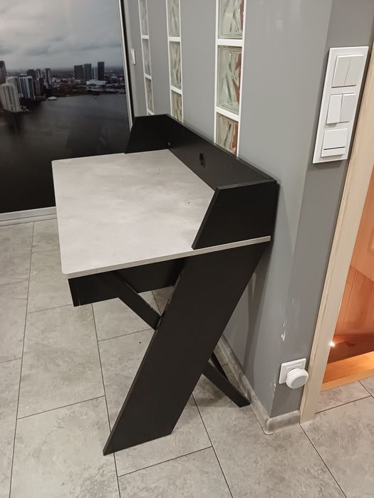 Biurko loftowe z szufladą