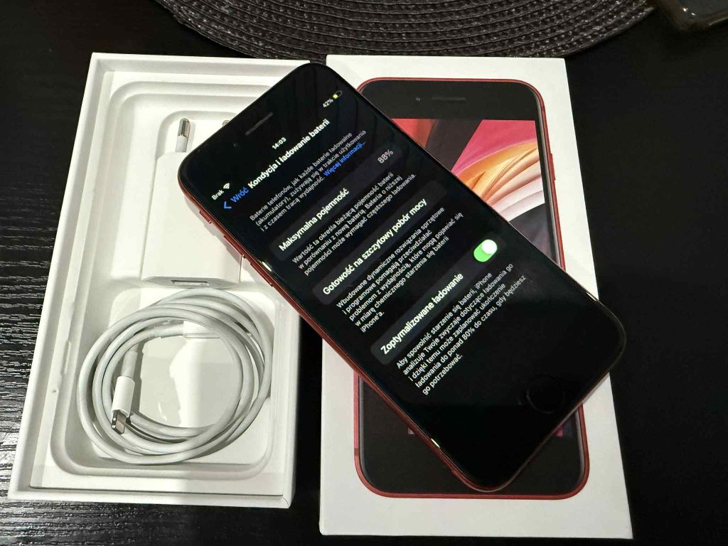 iPhone SE 128GB produkt Red komplet 88% baterii. Oryginał