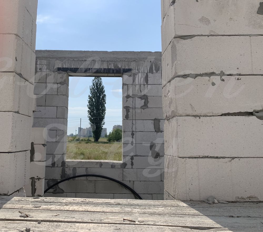 Продам  недобудований будинок, 15кВт світло ,зем. ділянка 6 соток