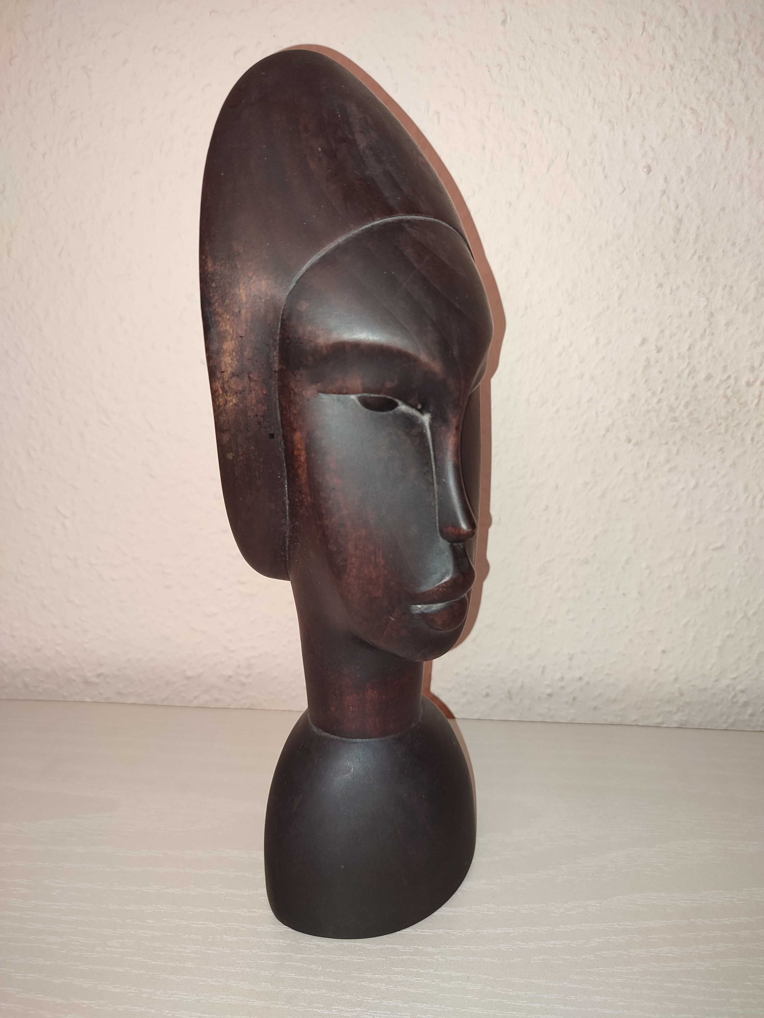 Сувенир из Африки. Деревянная интерьерная статуэтка Девушка-шоколадка.